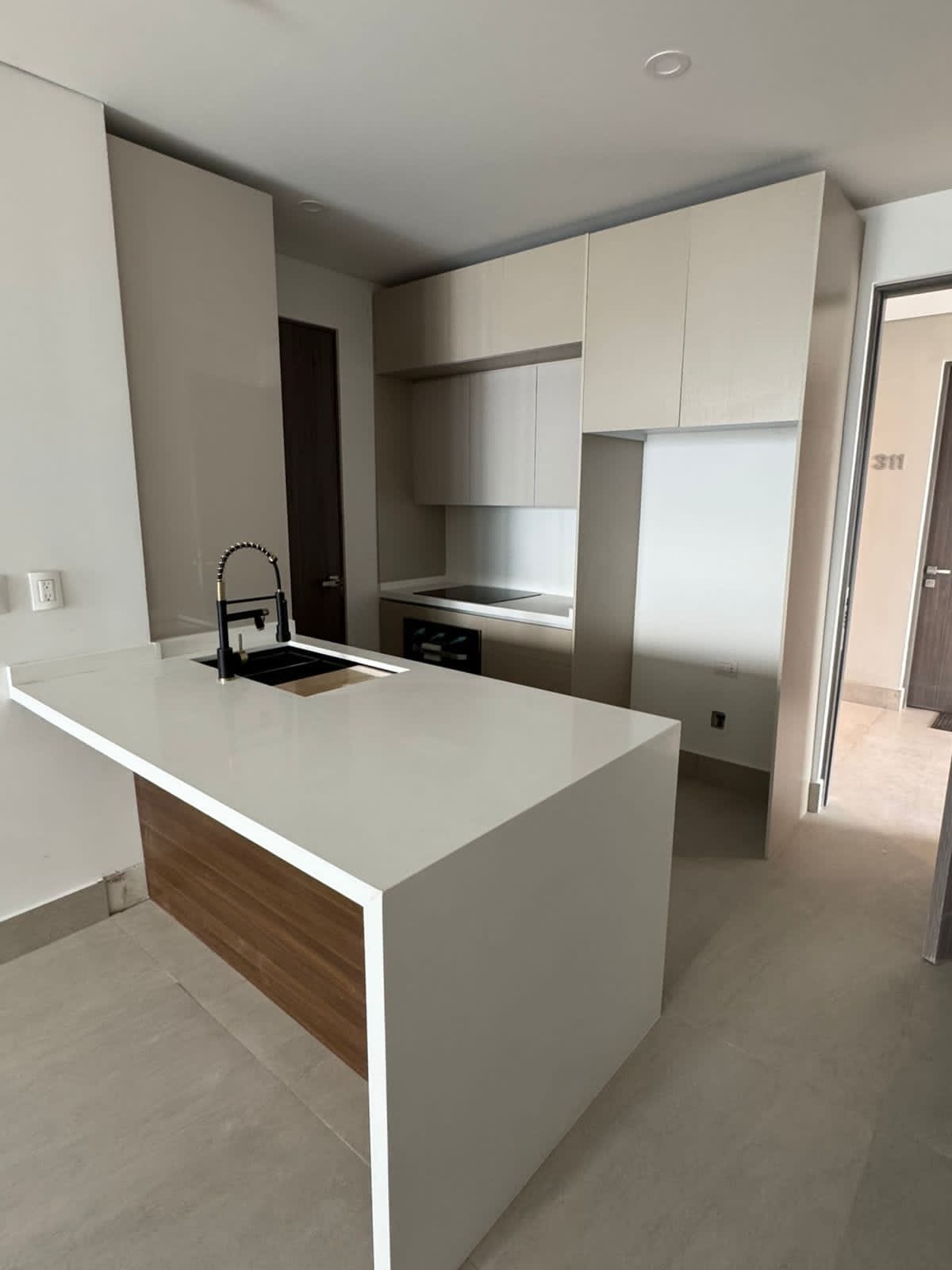 Cocina con Península Minimalista