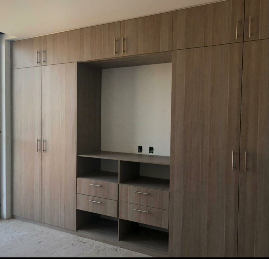Closet Roble con Espacio para TV