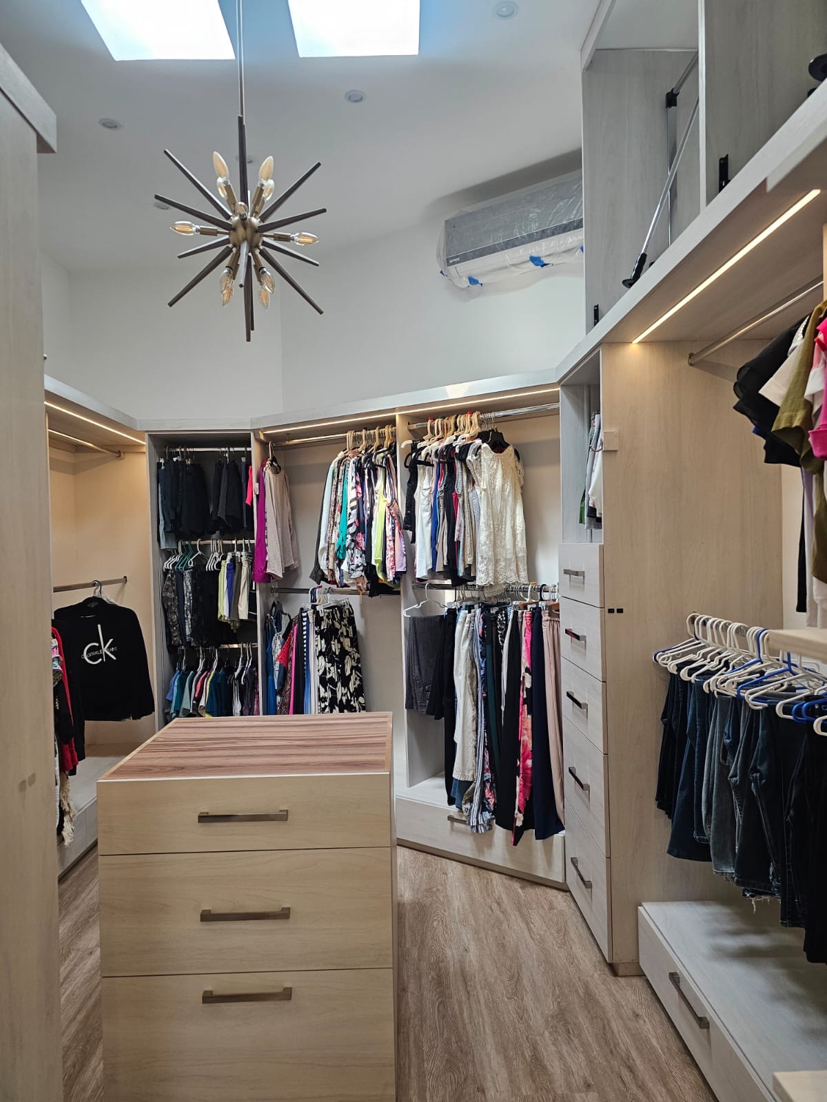 Vestidor con Isla Central