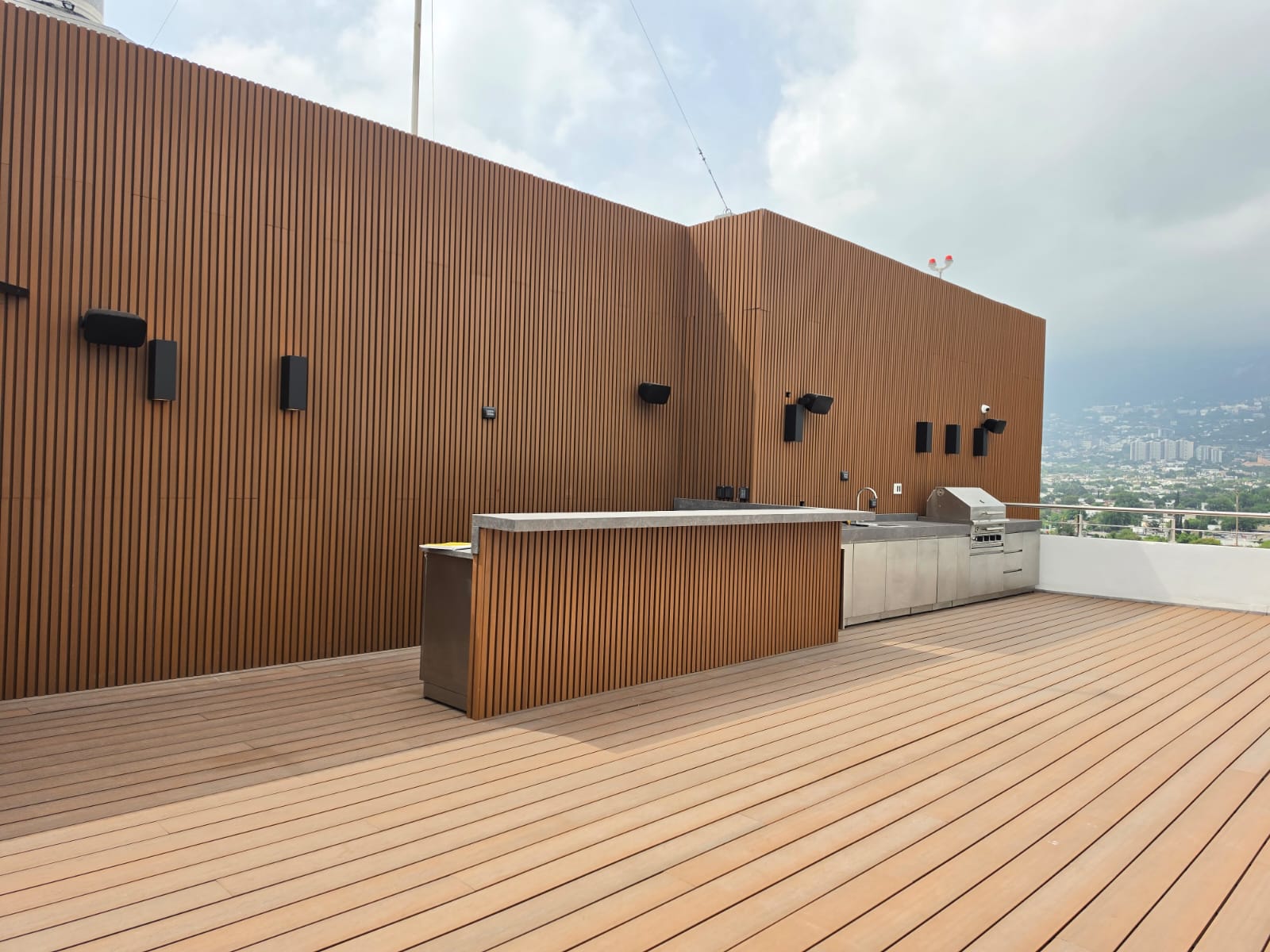 Terraza con Cocina Exterior y Asador