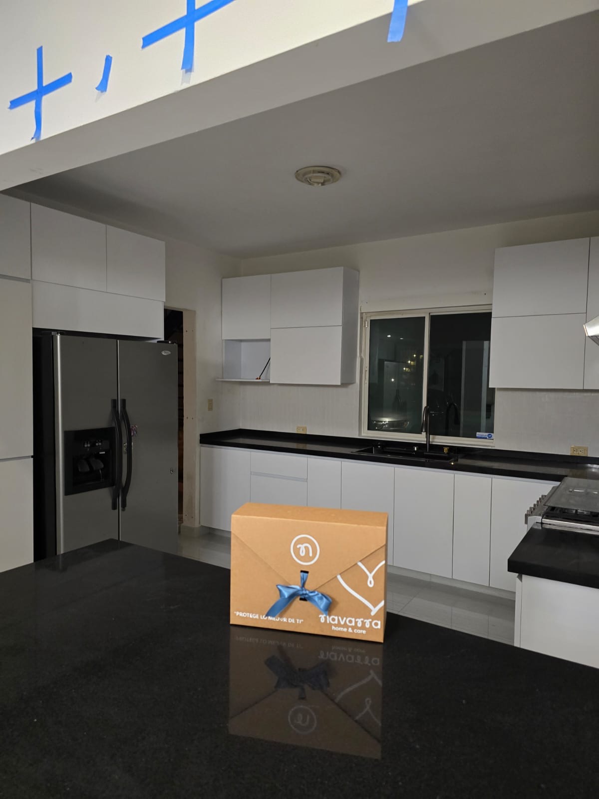 Cocina Blanca con Granito Negro
