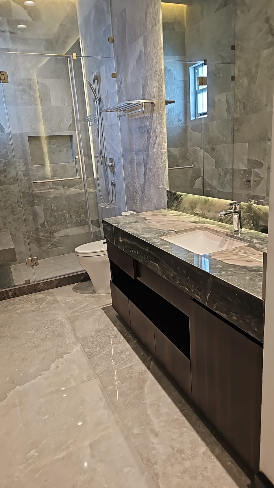 Mueble de Baño con Mármol Verde