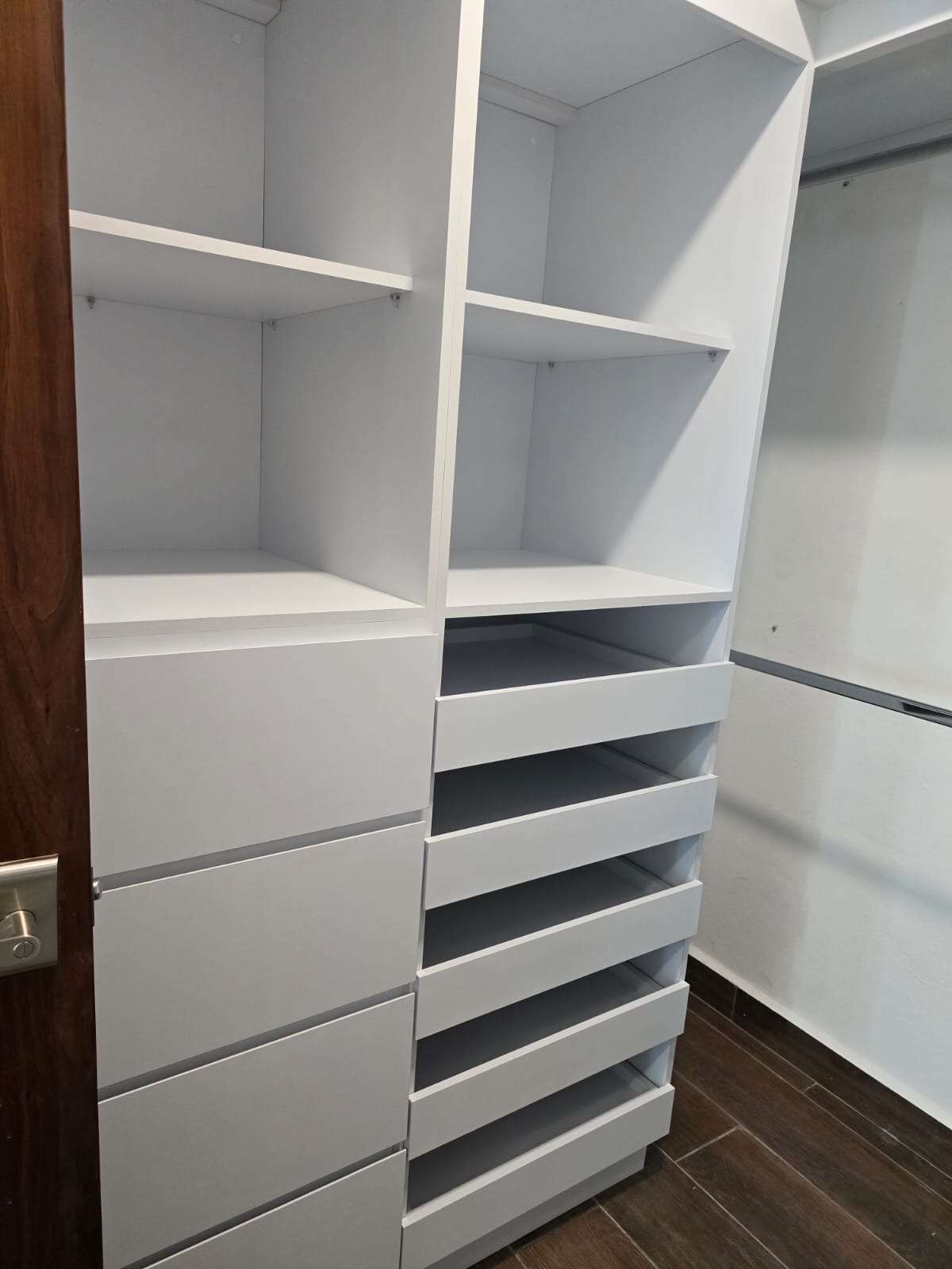 Vestidor Blanco con Charolas