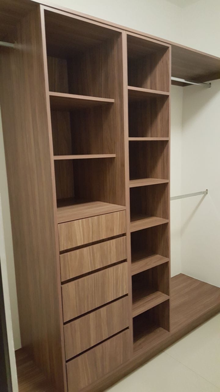 Closet Nogal con Cajonera